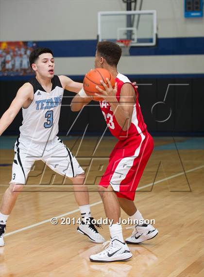 Thumbnail 2 in Sam Rayburn vs. Taft San Antonio (McDonald's Texas Invitational) photogallery.