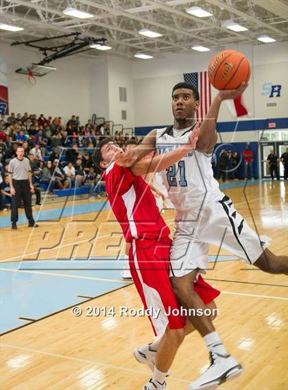 Thumbnail 2 in Sam Rayburn vs. Taft San Antonio (McDonald's Texas Invitational) photogallery.