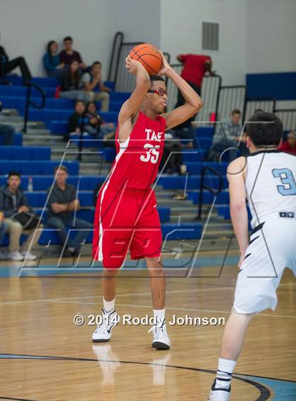 Thumbnail 1 in Sam Rayburn vs. Taft San Antonio (McDonald's Texas Invitational) photogallery.