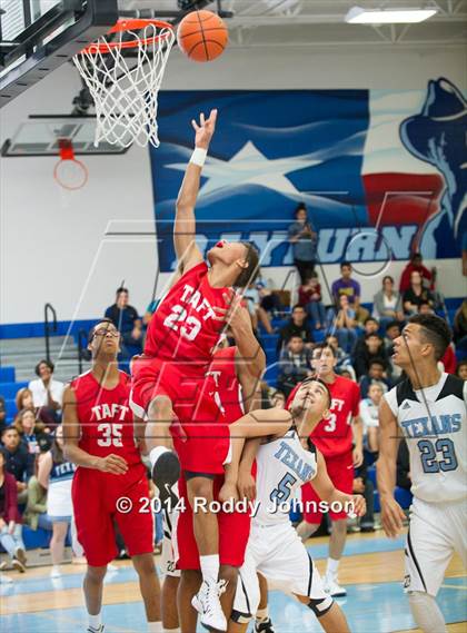 Thumbnail 2 in Sam Rayburn vs. Taft San Antonio (McDonald's Texas Invitational) photogallery.