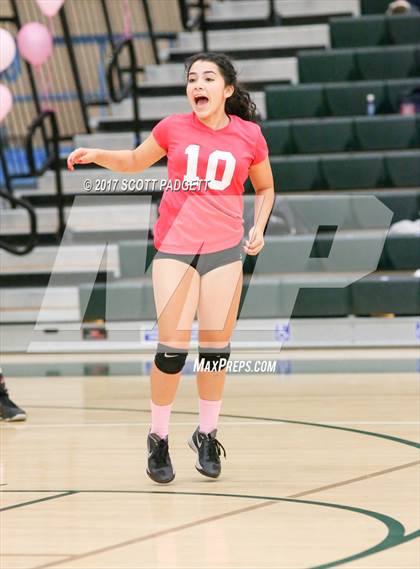 Thumbnail 2 in Great Oak @ Murrieta Mesa photogallery.