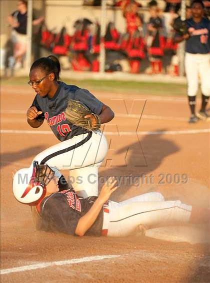 Thumbnail 3 in Atascocita vs Lamar (UIL Region III 5A Playoffs) photogallery.