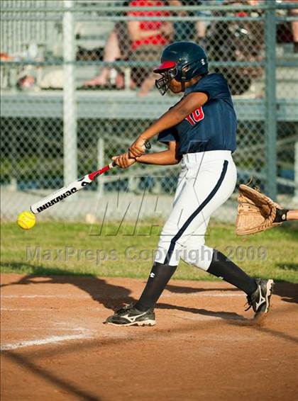 Thumbnail 2 in Atascocita vs Lamar (UIL Region III 5A Playoffs) photogallery.