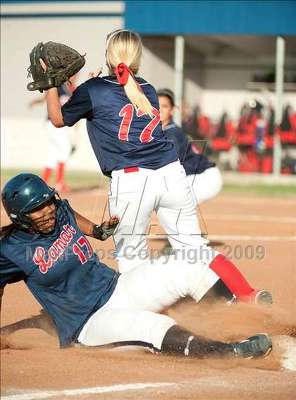 Thumbnail 1 in Atascocita vs Lamar (UIL Region III 5A Playoffs) photogallery.