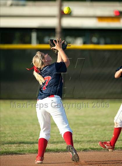 Thumbnail 3 in Atascocita vs Lamar (UIL Region III 5A Playoffs) photogallery.