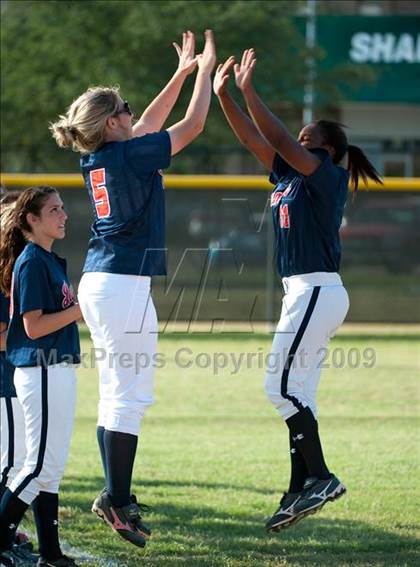 Thumbnail 3 in Atascocita vs Lamar (UIL Region III 5A Playoffs) photogallery.