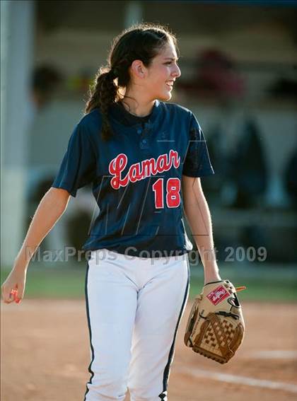 Thumbnail 2 in Atascocita vs Lamar (UIL Region III 5A Playoffs) photogallery.