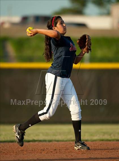 Thumbnail 2 in Atascocita vs Lamar (UIL Region III 5A Playoffs) photogallery.