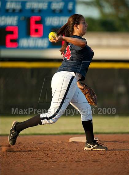 Thumbnail 2 in Atascocita vs Lamar (UIL Region III 5A Playoffs) photogallery.