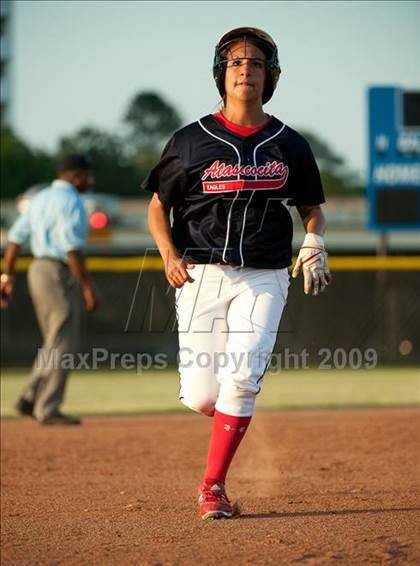 Thumbnail 2 in Atascocita vs Lamar (UIL Region III 5A Playoffs) photogallery.