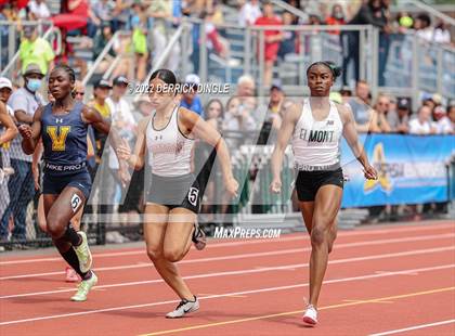 Thumbnail 3 in NYSPHSAA Outdoor Track & Field Championships (100 Meter Dash) photogallery.