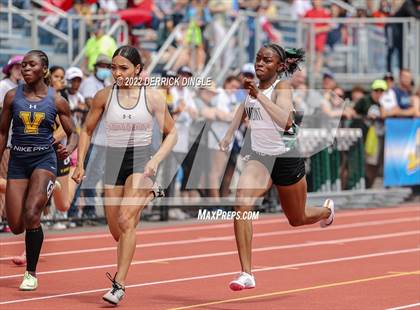 Thumbnail 1 in NYSPHSAA Outdoor Track & Field Championships (100 Meter Dash) photogallery.