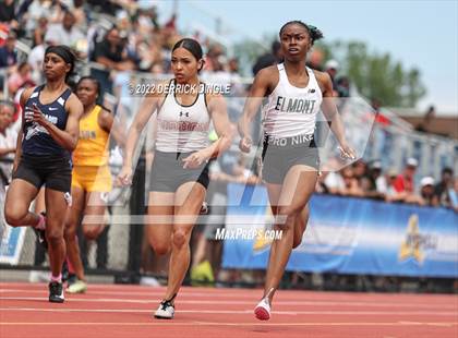 Thumbnail 2 in NYSPHSAA Outdoor Track & Field Championships (100 Meter Dash) photogallery.