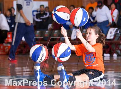 Thumbnail 3 in Rainier Beach vs. Findlay Prep (Dick's Sporting Goods National Tournament) photogallery.