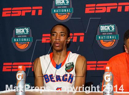 Thumbnail 2 in Rainier Beach vs. Findlay Prep (Dick's Sporting Goods National Tournament) photogallery.