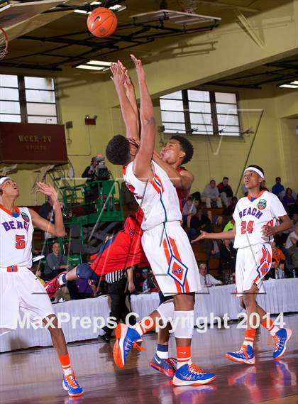 Thumbnail 3 in Rainier Beach vs. Findlay Prep (Dick's Sporting Goods National Tournament) photogallery.