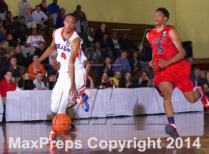 Thumbnail 3 in Rainier Beach vs. Findlay Prep (Dick's Sporting Goods National Tournament) photogallery.