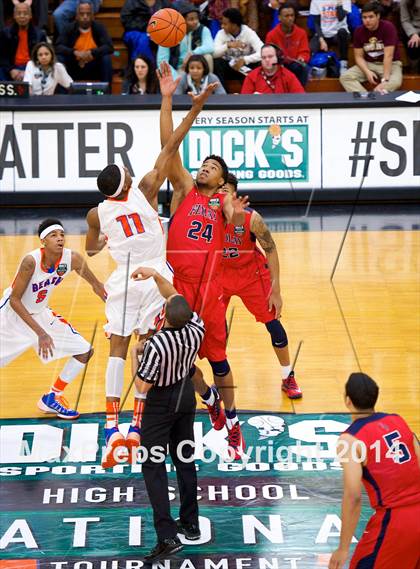 Thumbnail 3 in Rainier Beach vs. Findlay Prep (Dick's Sporting Goods National Tournament) photogallery.