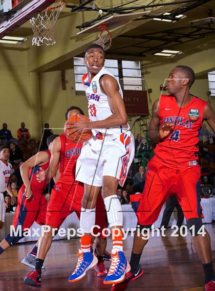 Thumbnail 3 in Rainier Beach vs. Findlay Prep (Dick's Sporting Goods National Tournament) photogallery.