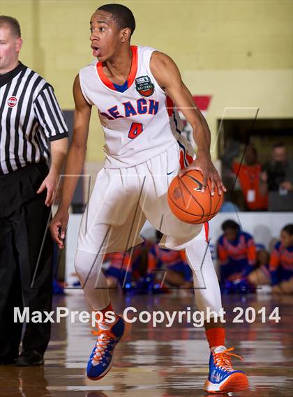 Thumbnail 2 in Rainier Beach vs. Findlay Prep (Dick's Sporting Goods National Tournament) photogallery.
