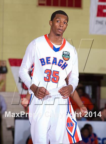 Thumbnail 3 in Rainier Beach vs. Findlay Prep (Dick's Sporting Goods National Tournament) photogallery.