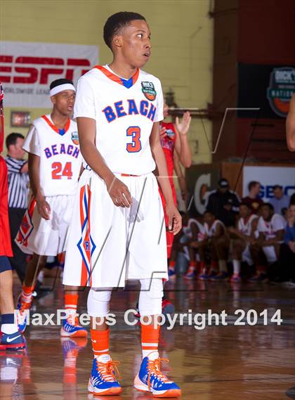 Thumbnail 3 in Rainier Beach vs. Findlay Prep (Dick's Sporting Goods National Tournament) photogallery.