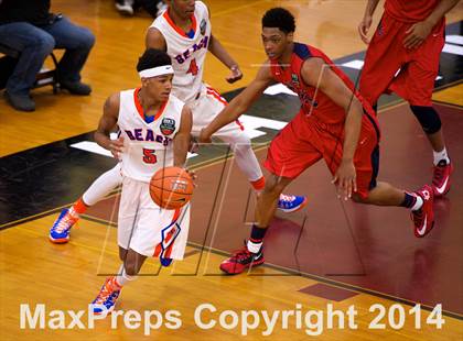 Thumbnail 2 in Rainier Beach vs. Findlay Prep (Dick's Sporting Goods National Tournament) photogallery.