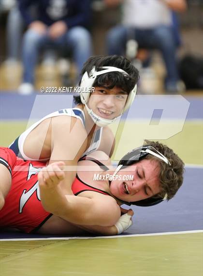 Thumbnail 2 in Romeo vs. Dakota vs. Anchor Bay vs. Stoney Creek (MHSAA Regional) photogallery.