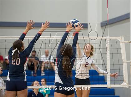 Thumbnail 2 in Teurlings Catholic vs Archbishop Hannan (Catholic League Tournament) photogallery.
