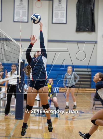 Thumbnail 1 in Teurlings Catholic vs Archbishop Hannan (Catholic League Tournament) photogallery.