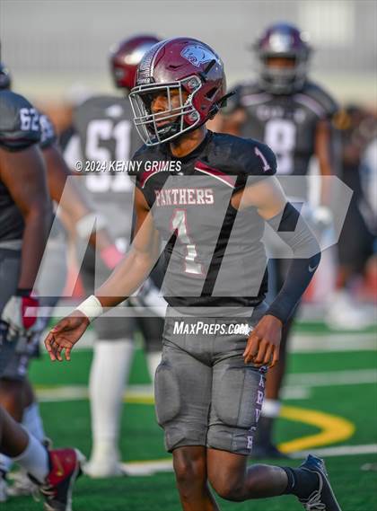 Thumbnail 3 in Carver, Atl. vs Cedar Grove (Scrimmage) photogallery.