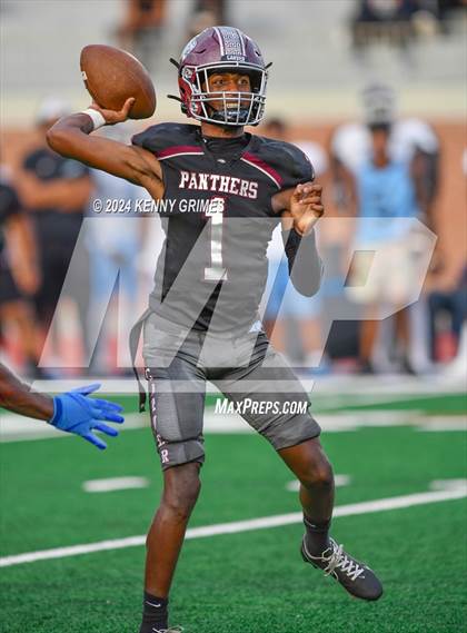 Thumbnail 2 in Carver, Atl. vs Cedar Grove (Scrimmage) photogallery.