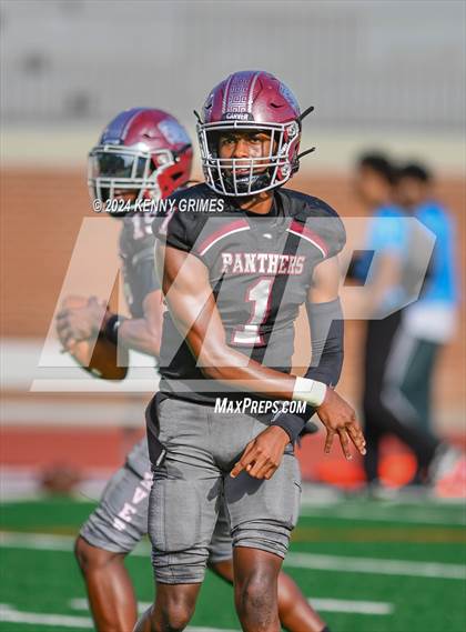 Thumbnail 3 in Carver, Atl. vs Cedar Grove (Scrimmage) photogallery.