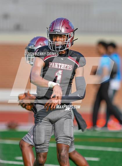 Thumbnail 2 in Carver, Atl. vs Cedar Grove (Scrimmage) photogallery.