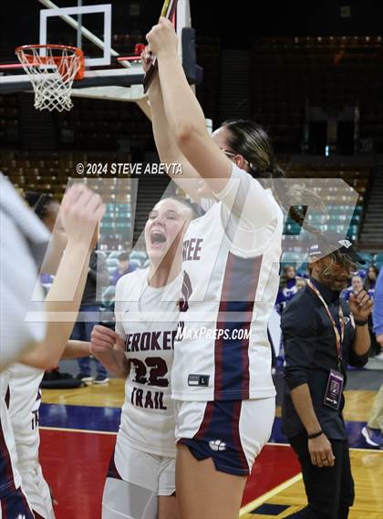 Thumbnail 1 in Mullen vs. Cherokee Trail (CHSAA 6A Great 8) photogallery.