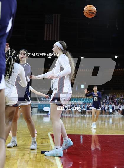Thumbnail 3 in Mullen vs. Cherokee Trail (CHSAA 6A Great 8) photogallery.