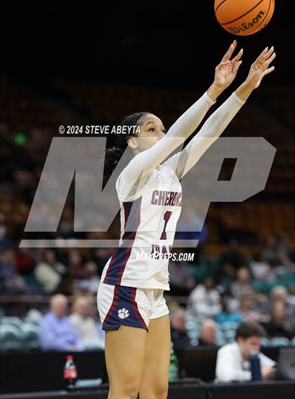 Thumbnail 2 in Mullen vs. Cherokee Trail (CHSAA 6A Great 8) photogallery.