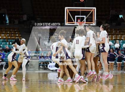 Thumbnail 2 in Mullen vs. Cherokee Trail (CHSAA 6A Great 8) photogallery.