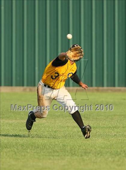 Thumbnail 1 in Cleburne vs Rockwall-Heath (Texas 4A Region ll Playoffs) photogallery.