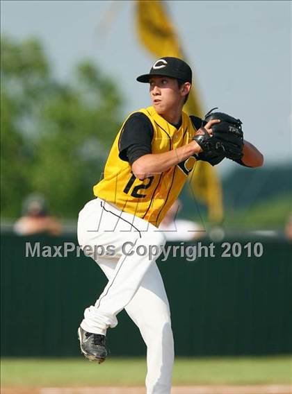 Thumbnail 3 in Cleburne vs Rockwall-Heath (Texas 4A Region ll Playoffs) photogallery.