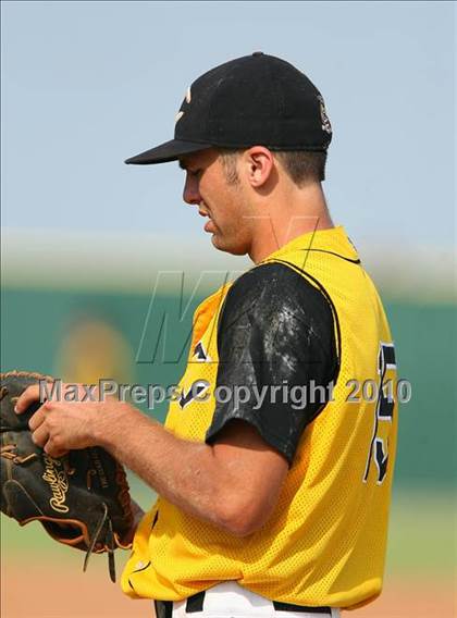 Thumbnail 2 in Cleburne vs Rockwall-Heath (Texas 4A Region ll Playoffs) photogallery.