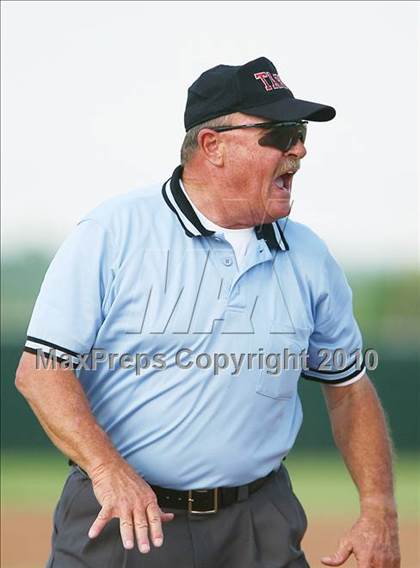 Thumbnail 2 in Cleburne vs Rockwall-Heath (Texas 4A Region ll Playoffs) photogallery.