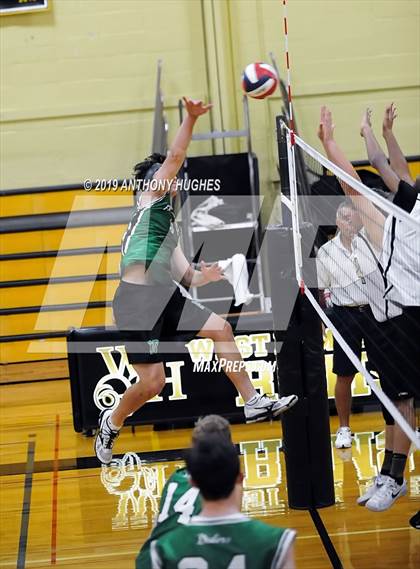 Thumbnail 3 in Farmingdale vs. West Hempstead photogallery.