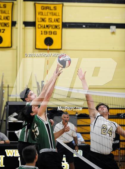 Thumbnail 2 in Farmingdale vs. West Hempstead photogallery.