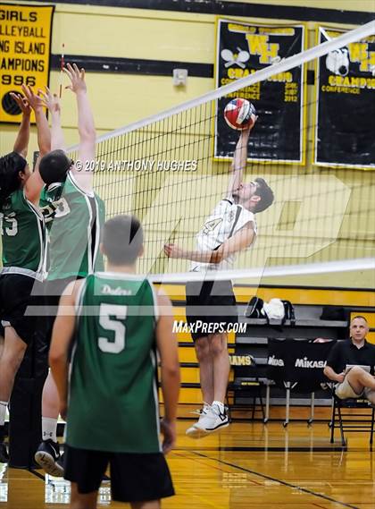 Thumbnail 3 in Farmingdale vs. West Hempstead photogallery.