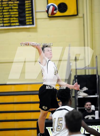 Thumbnail 1 in Farmingdale vs. West Hempstead photogallery.