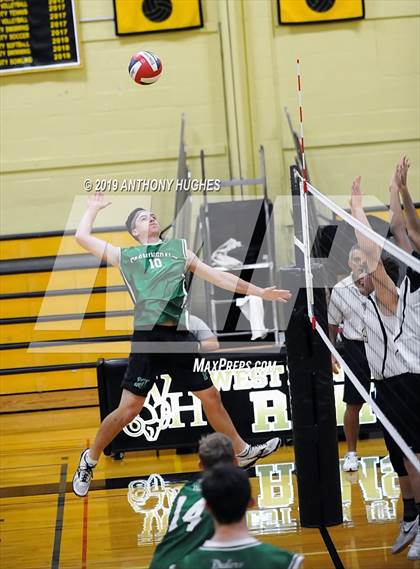 Thumbnail 2 in Farmingdale vs. West Hempstead photogallery.