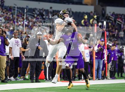 Thumbnail 2 in Stephenville vs. LBJ Austin (UIL Football 4A D1 Finals) photogallery.