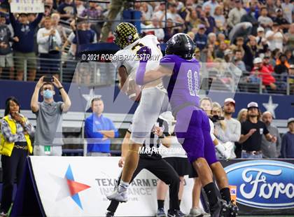 Thumbnail 2 in Stephenville vs. LBJ Austin (UIL Football 4A D1 Finals) photogallery.