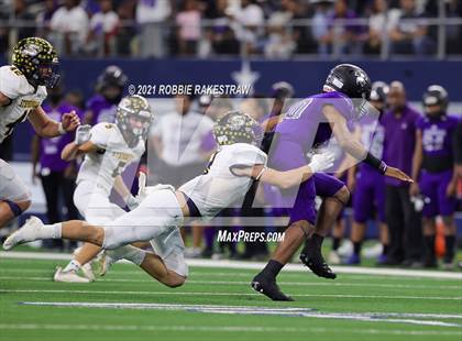 Thumbnail 1 in Stephenville vs. LBJ Austin (UIL Football 4A D1 Finals) photogallery.